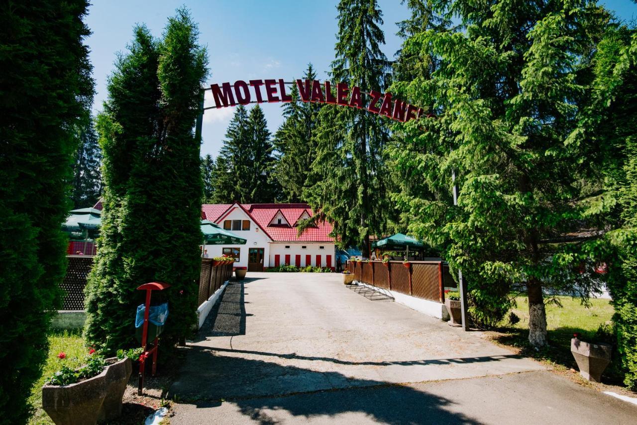 Casute Valea Zanelor Hotell Covasna Exteriör bild